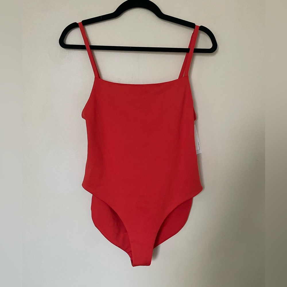 BNWT Londre red cheeky square neck one piece
XL